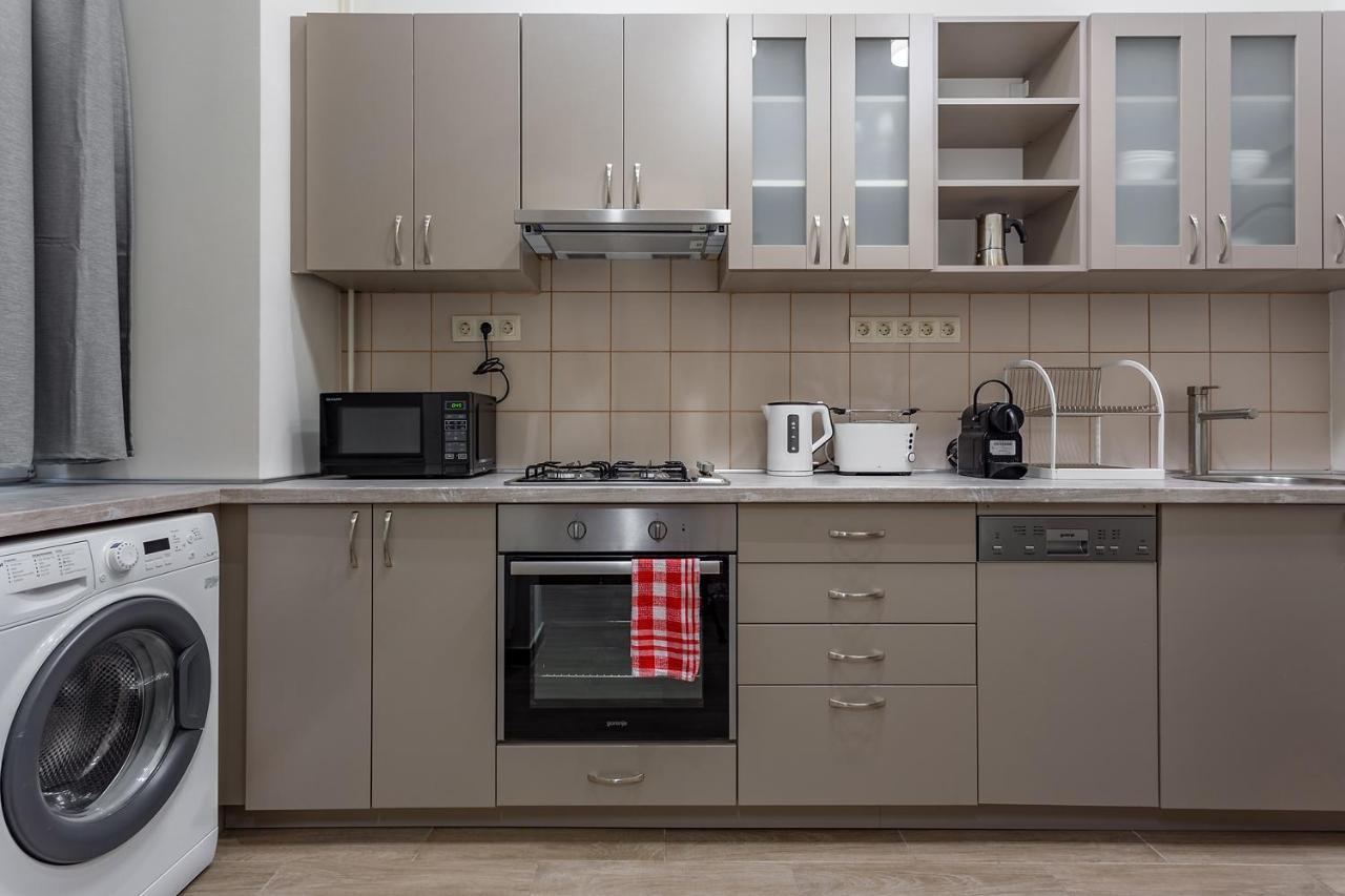 Goldcentral Apartment Akacfa ブダペスト エクステリア 写真