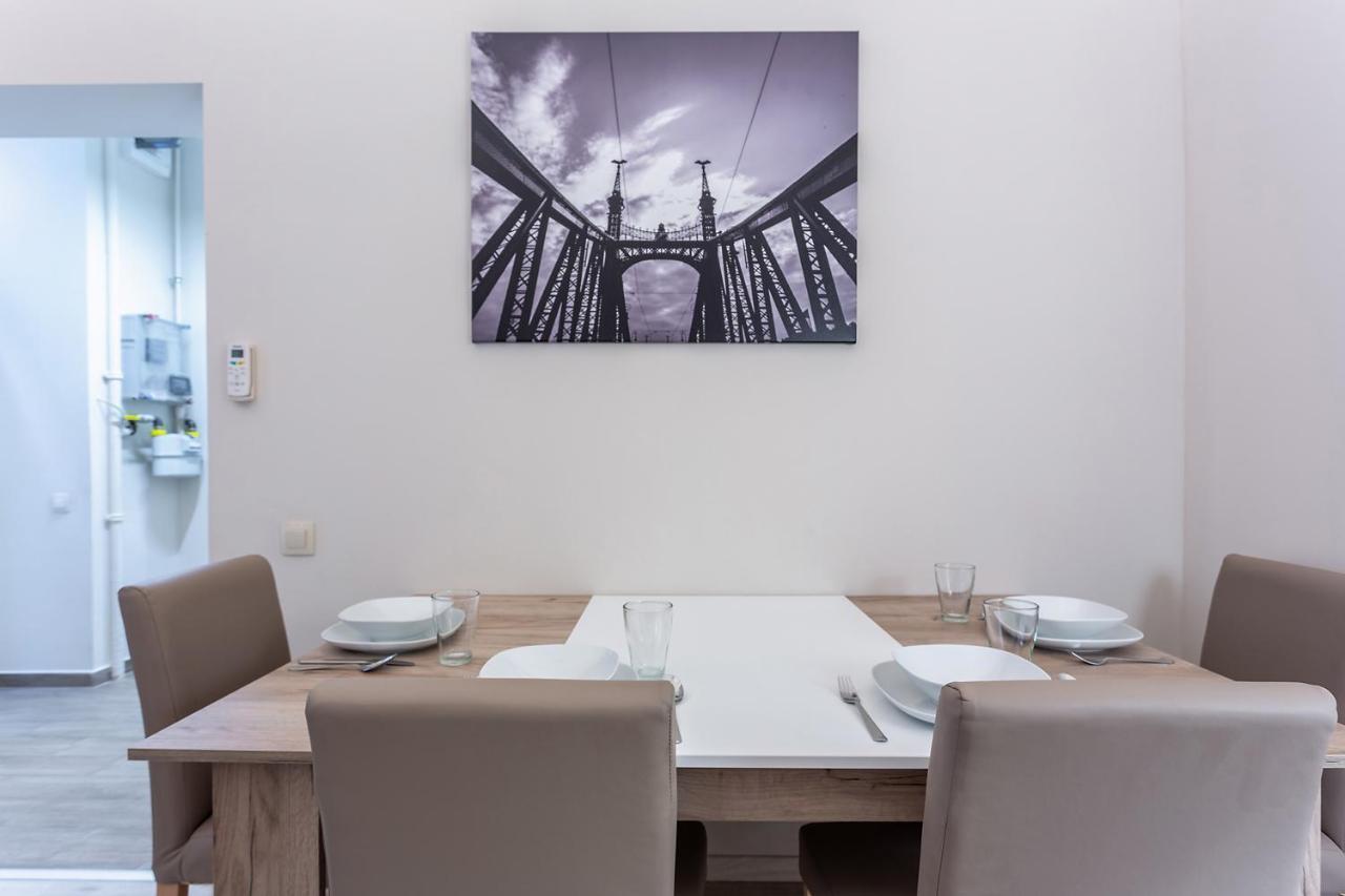 Goldcentral Apartment Akacfa ブダペスト エクステリア 写真